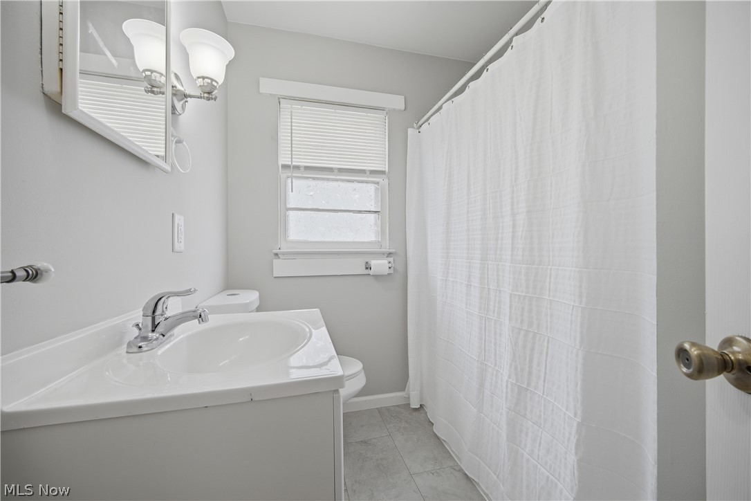 2806 Harmont Avenue NE Canton OH 44705