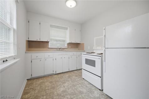 2806 Harmont Avenue NE Canton OH 44705