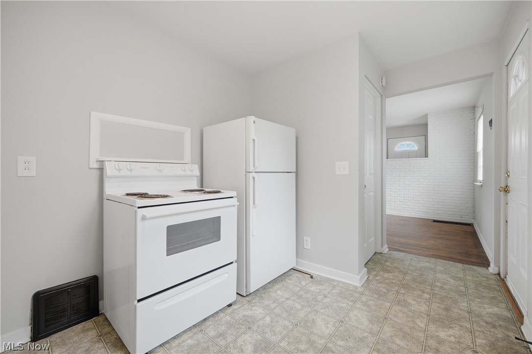 2806 Harmont Avenue NE Canton OH 44705