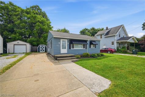 2806 Harmont Avenue NE Canton OH 44705