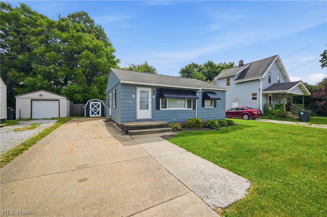 2806 Harmont Avenue NE Canton OH 44705