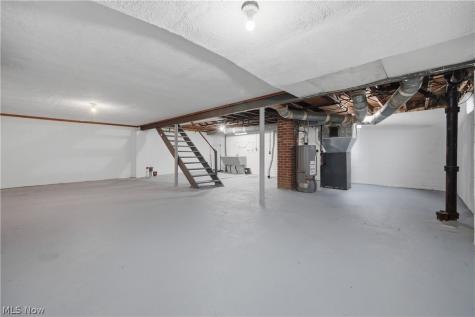 2806 Harmont Avenue NE Canton OH 44705