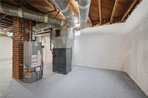 2806 Harmont Avenue NE Canton OH 44705