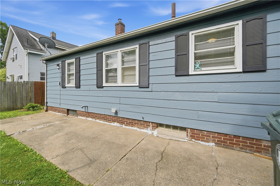2806 Harmont Avenue NE Canton OH 44705