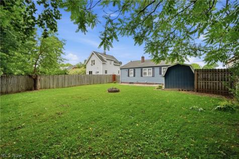 2806 Harmont Avenue NE Canton OH 44705