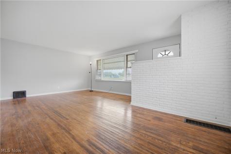 2806 Harmont Avenue NE Canton OH 44705