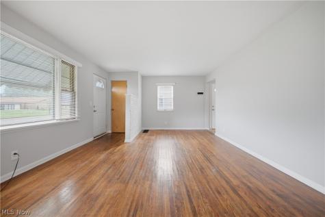 2806 Harmont Avenue NE Canton OH 44705