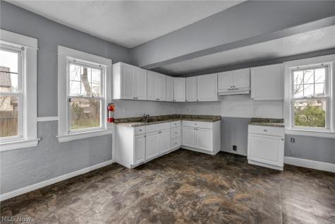 14819 Westropp Avenue Cleveland OH 44110