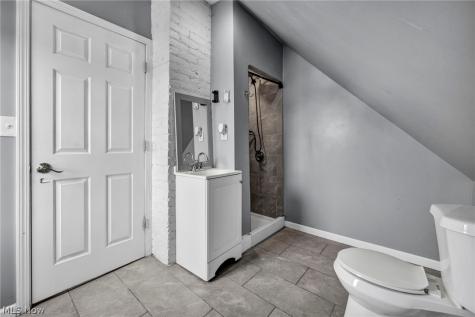 14819 Westropp Avenue Cleveland OH 44110