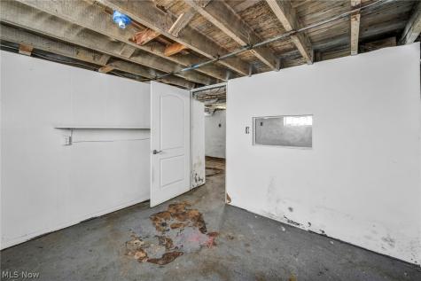 14819 Westropp Avenue Cleveland OH 44110