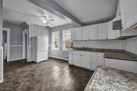 14819 Westropp Avenue Cleveland OH 44110