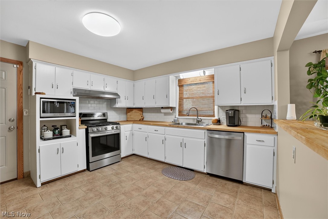 673 Knollwood Drive Green OH 44685