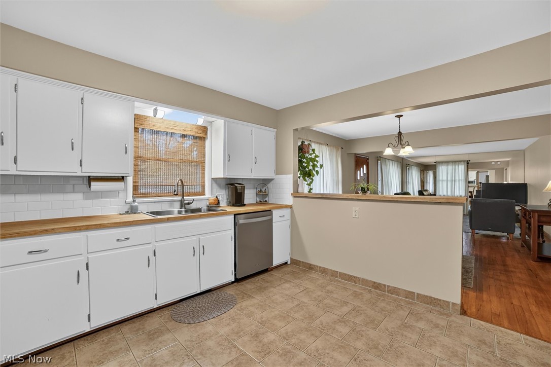 673 Knollwood Drive Green OH 44685