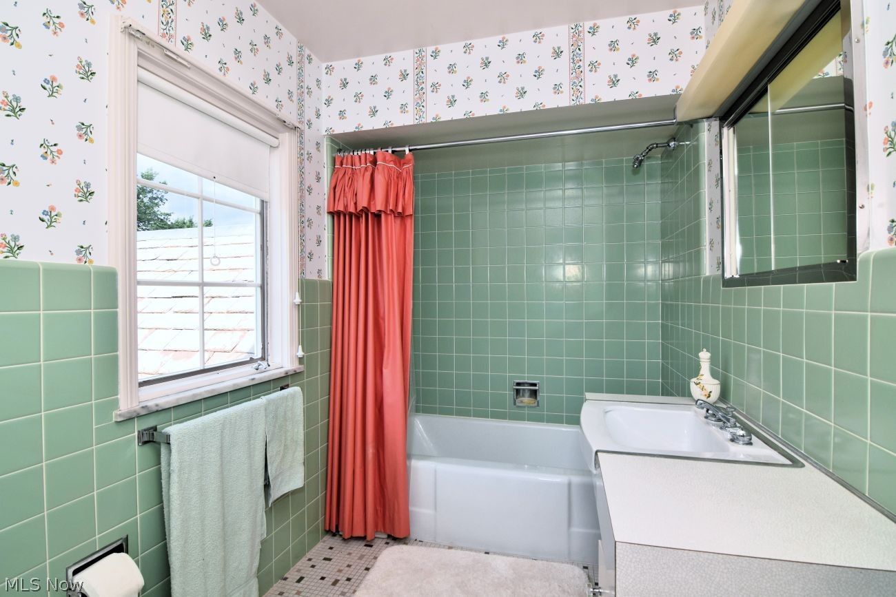 22675 Canterbury Lane Shaker Heights OH 44122