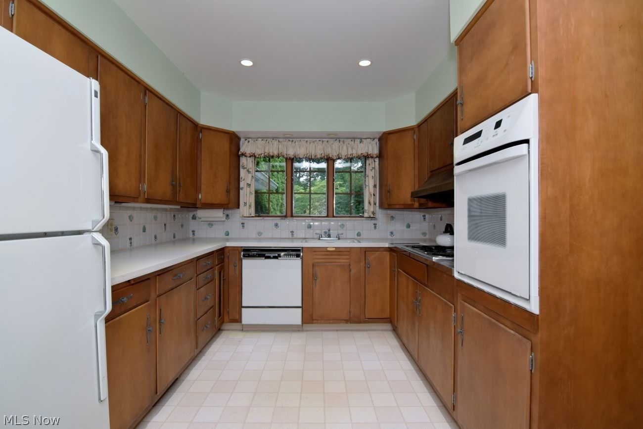 22675 Canterbury Lane Shaker Heights OH 44122
