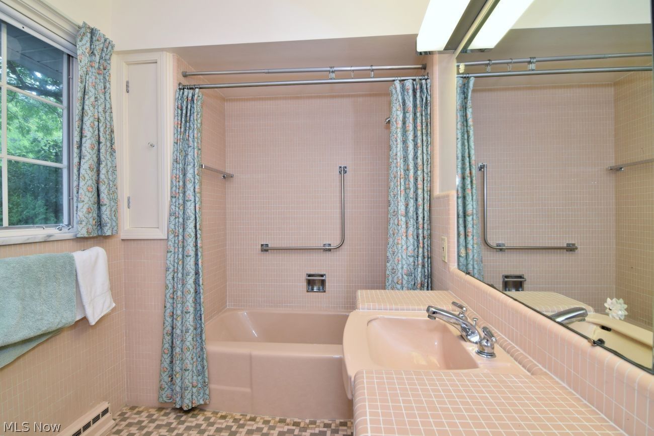 22675 Canterbury Lane Shaker Heights OH 44122