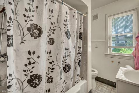 15812 Grant Avenue Maple Heights OH 44137