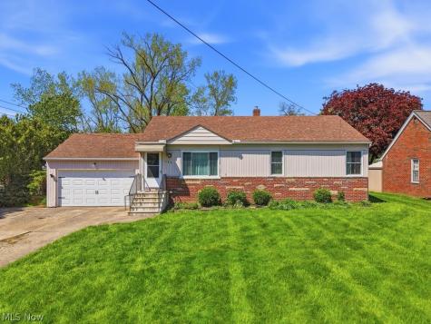 125 Meadowlane Road Seven Hills OH 44131