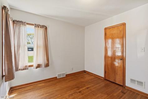 125 Meadowlane Road Seven Hills OH 44131