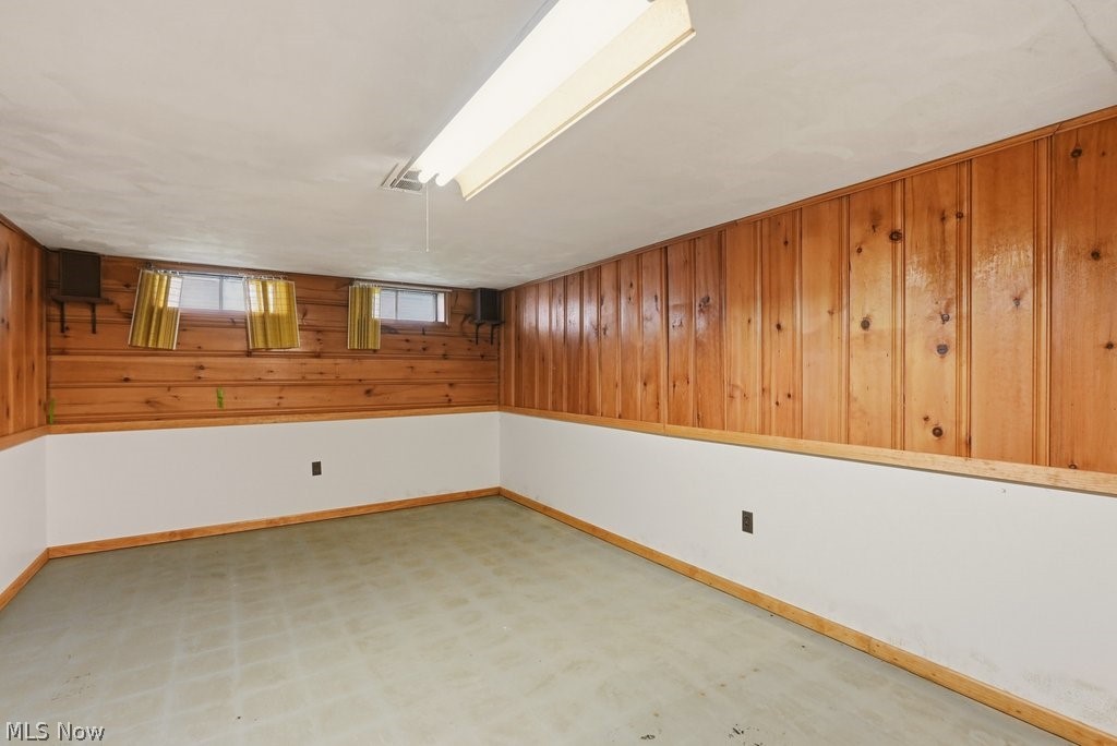 125 Meadowlane Road Seven Hills OH 44131