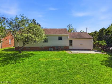 125 Meadowlane Road Seven Hills OH 44131