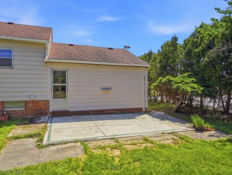 125 Meadowlane Road Seven Hills OH 44131