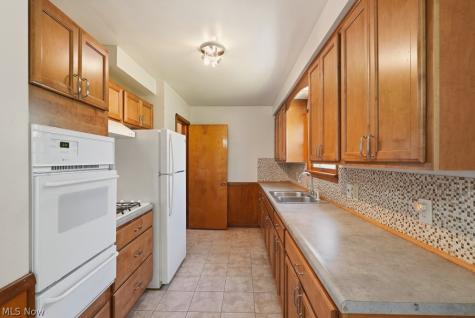 125 Meadowlane Road Seven Hills OH 44131