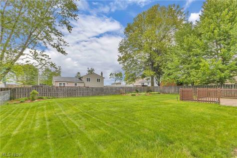 1913 Alcott Lane Brunswick OH 44212