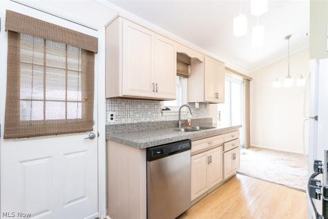 6379 Edgehurst Drive Brook Park OH 44142