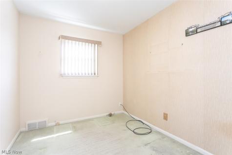 6379 Edgehurst Drive Brook Park OH 44142