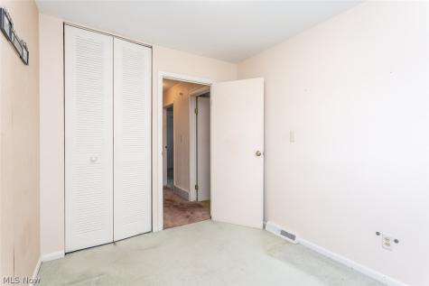 6379 Edgehurst Drive Brook Park OH 44142