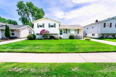 6379 Edgehurst Drive Brook Park OH 44142