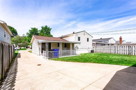 6379 Edgehurst Drive Brook Park OH 44142