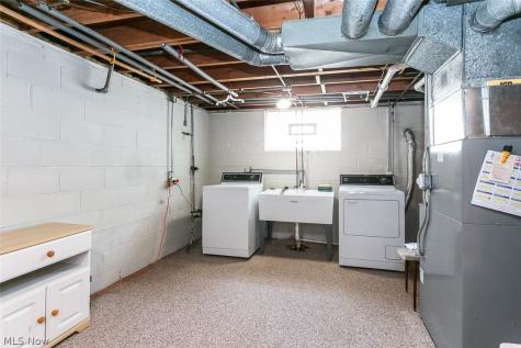 6379 Edgehurst Drive Brook Park OH 44142
