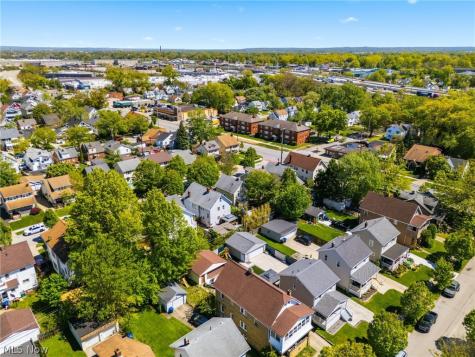 2218 Wyandotte Avenue Lakewood OH 44107