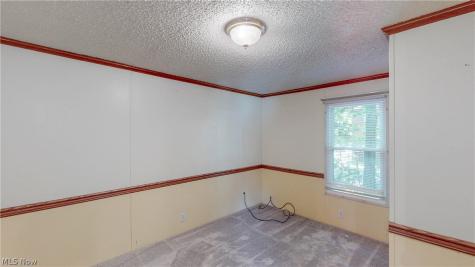 1125 S Johnson Road Sebring OH 44672