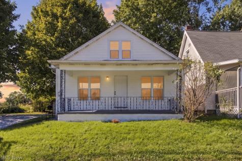 1588 Josephine Avenue Lakemore OH 44250