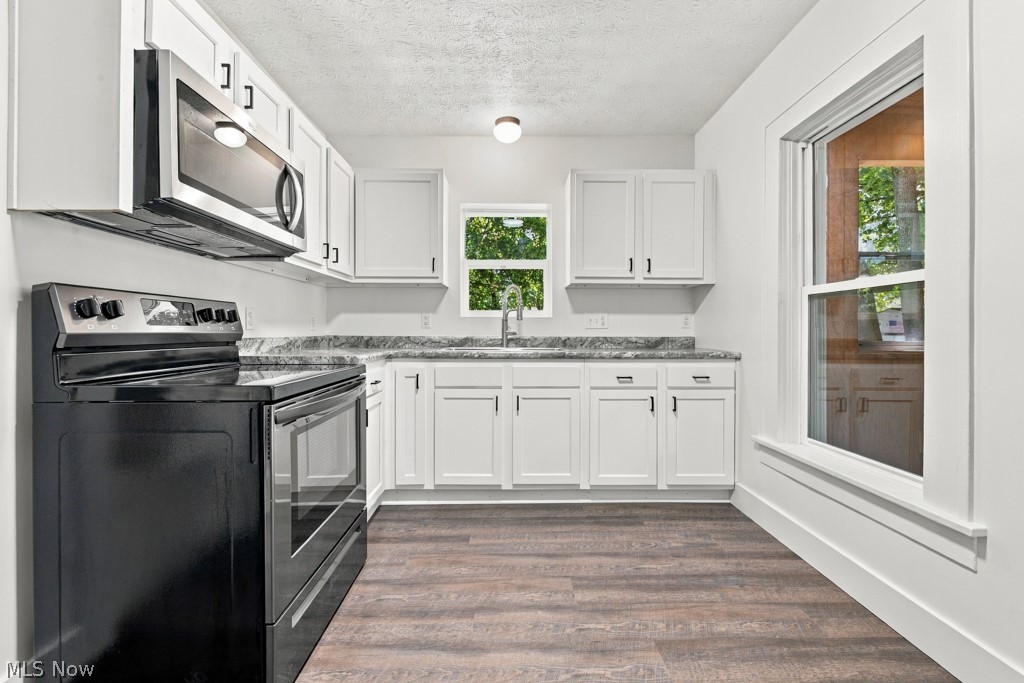 1588 Josephine Avenue Lakemore OH 44250