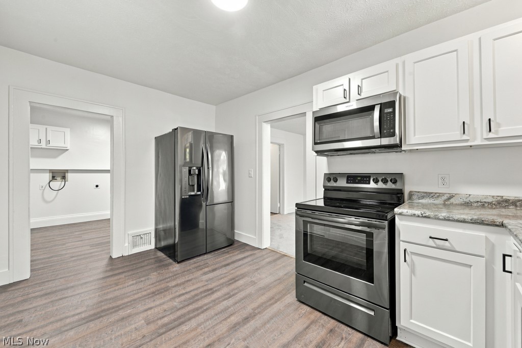 1588 Josephine Avenue Lakemore OH 44250
