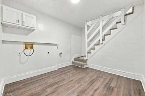 1588 Josephine Avenue Lakemore OH 44250