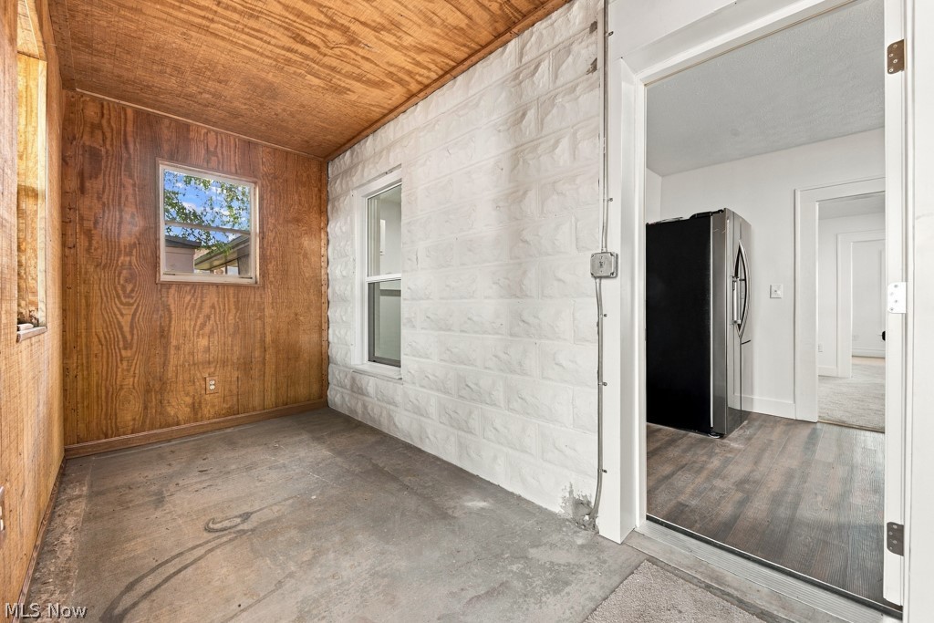 1588 Josephine Avenue Lakemore OH 44250