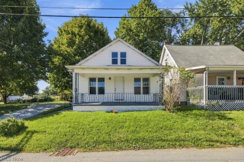 1588 Josephine Avenue Lakemore OH 44250