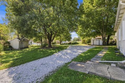 1588 Josephine Avenue Lakemore OH 44250