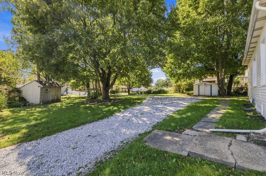 1588 Josephine Avenue Lakemore OH 44250