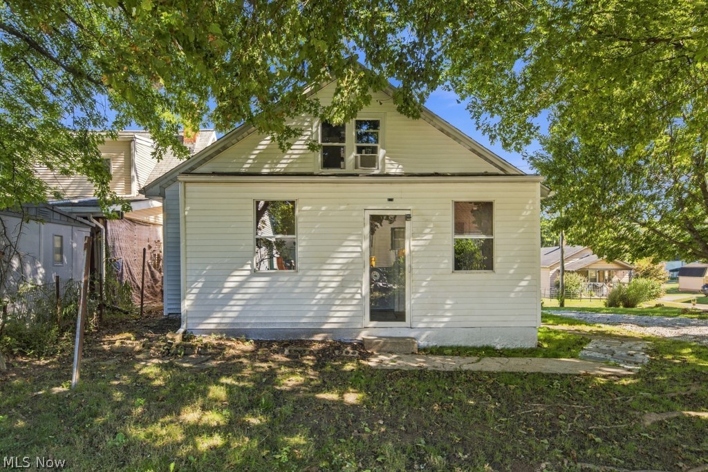 1588 Josephine Avenue Lakemore OH 44250