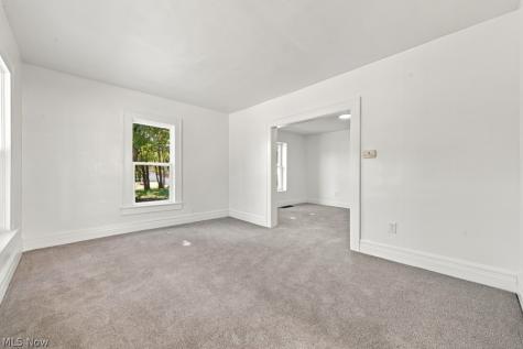 1588 Josephine Avenue Lakemore OH 44250