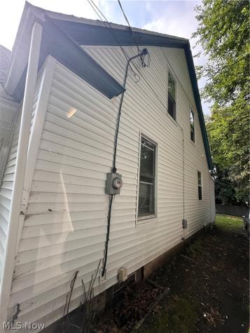 1061 Ackley Street Akron OH 44306