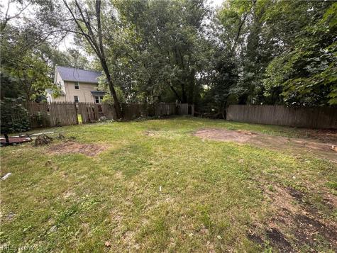 1061 Ackley Street Akron OH 44306