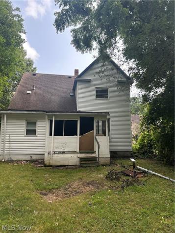 1061 Ackley Street Akron OH 44306