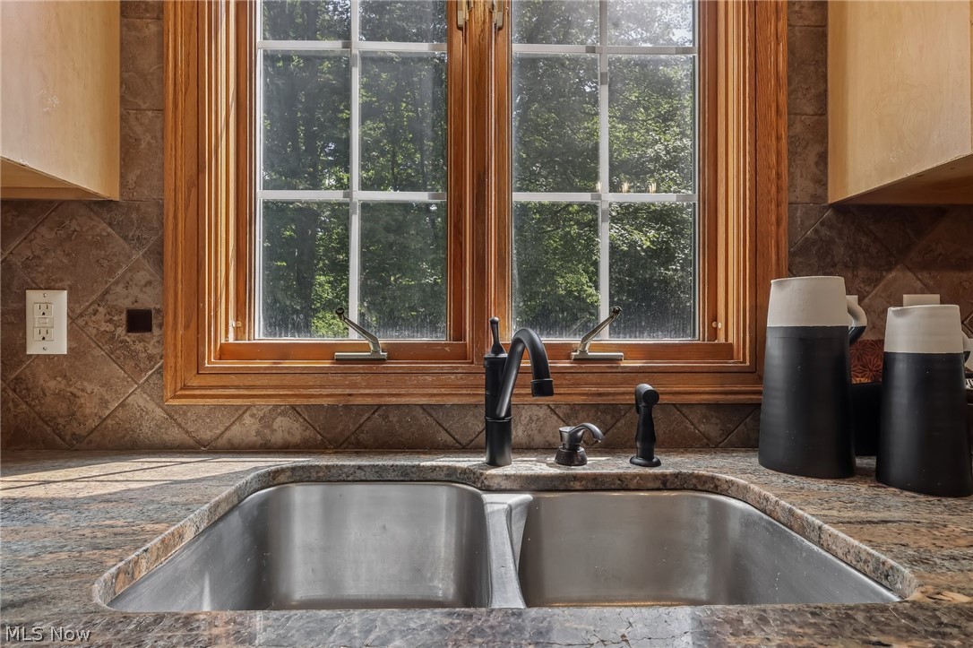 10685 Robert Lane Chagrin Falls OH 44023
